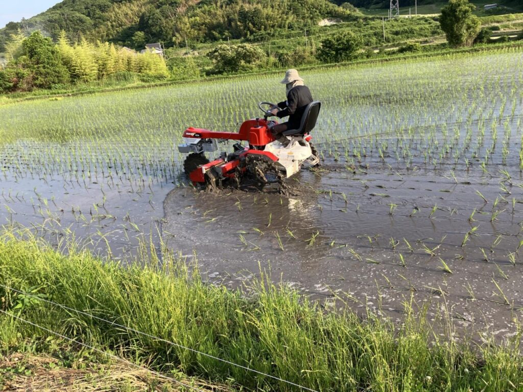 みのる水田駆動除草機